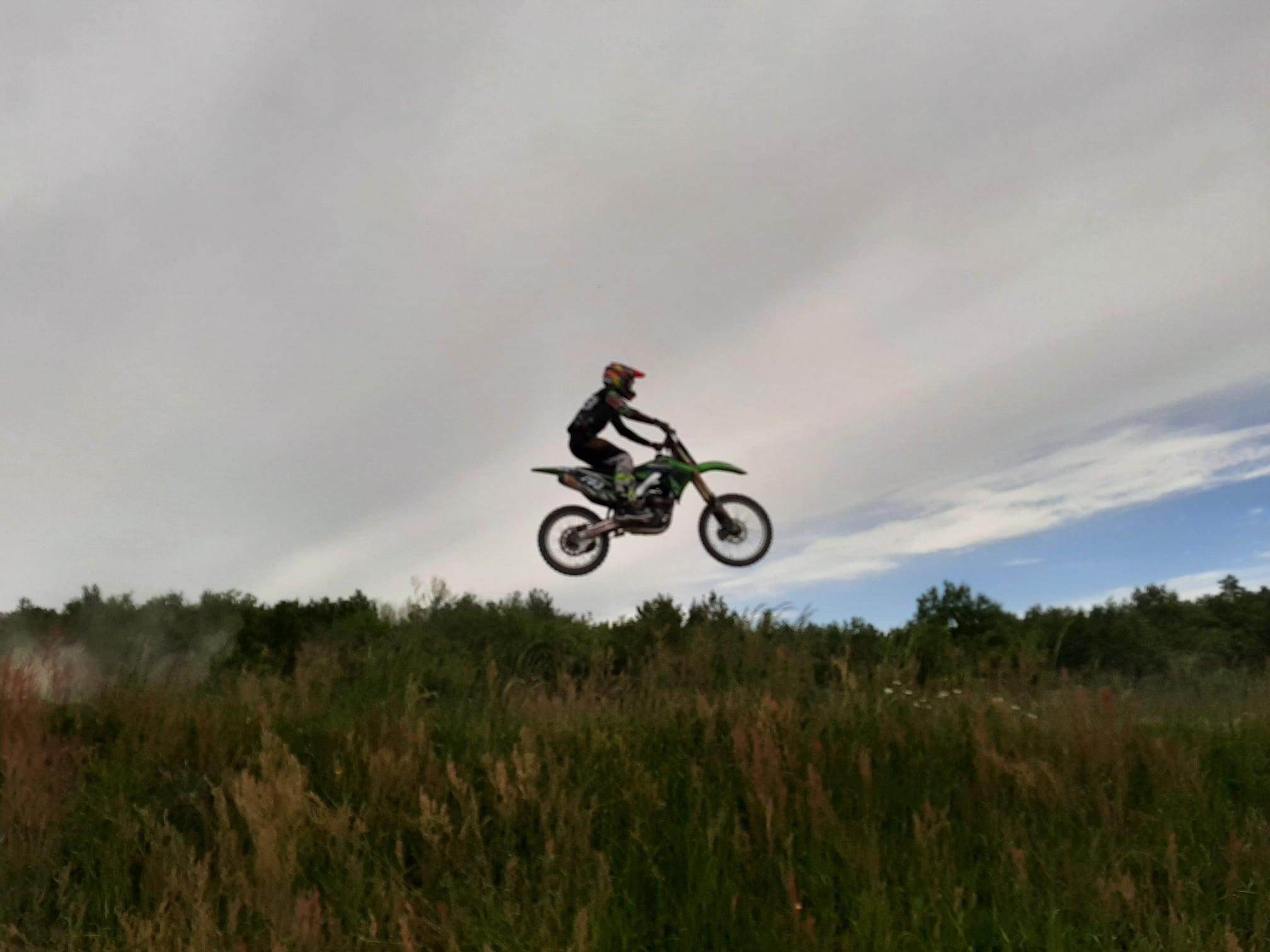 Les photos du Terrain Moto Cross de Descartes à Prouray